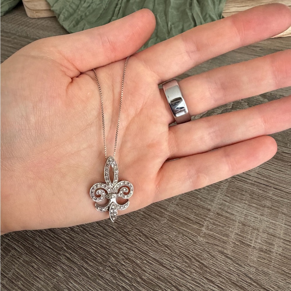 Fleur-de-Lis Necklace Sterling Silver 925 19”